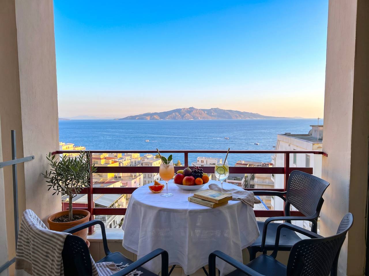 Ganze Wohnung, Ferienwohnung für 3 Personen mit Balkon in Sarandë, Vlorë