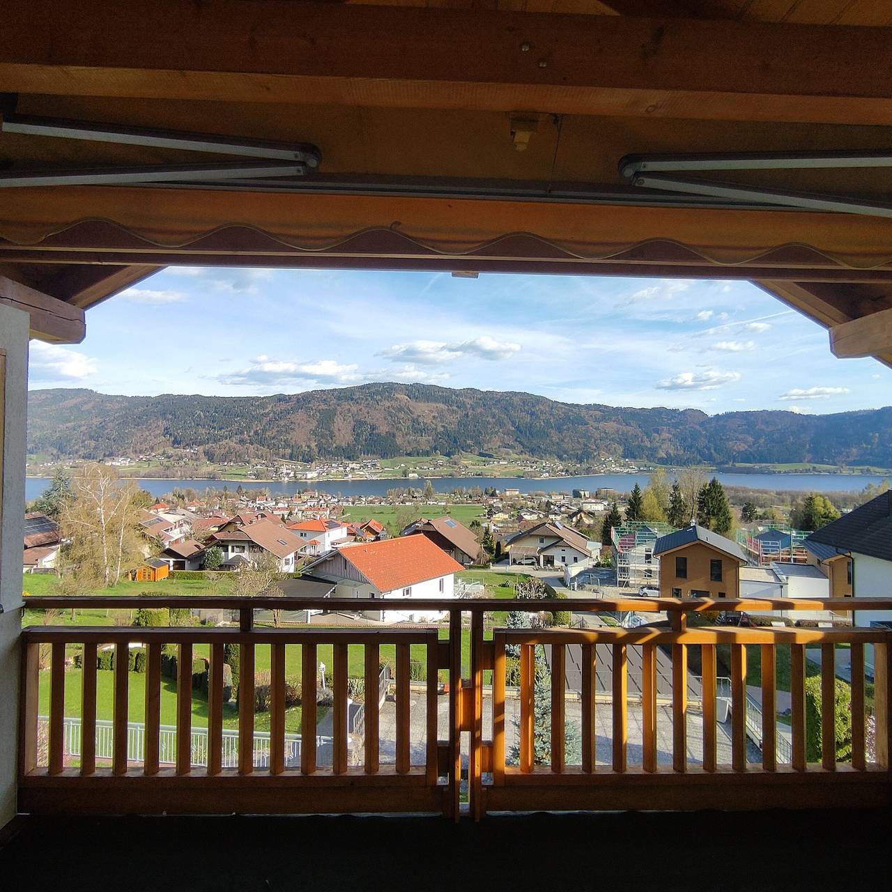 Entire apartment, Apartment '4' with Lake View, Shared Garden and Wi-Fi in Bodensdorf, Gerlitzen