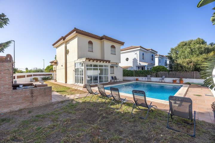 Ferienvilla mit privatem Pool in Chiclana de la Frontera in Playa La Barrosa, Chiclana de la Frontera