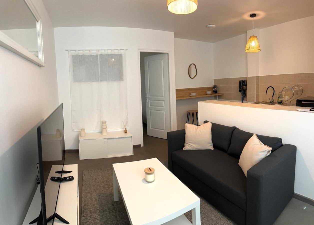 Appartement entier, Two-Bedroom Apartment in Nogent-sur-Oise, Oise
