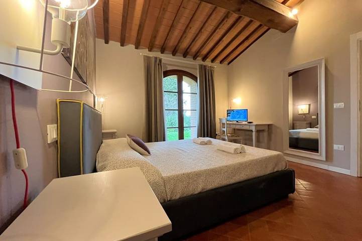 Villa Ludovica with private pool, Borgo del Silenzio in Lajatico, Pisa e dintorni