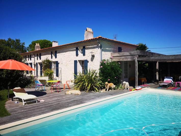 Location de vacances pour 7 personnes, avec jardin et piscine à Cozes - 4