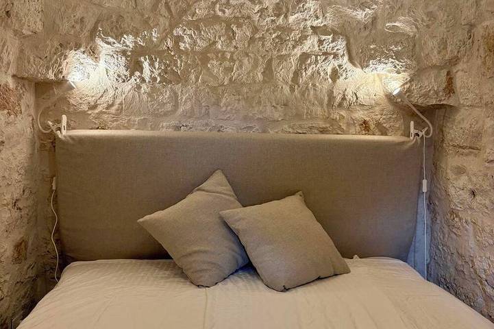 Trullo Camastra: Entspannen Sie zwischen Olivenbäumen und privatem Swimmingpool in Ostuni, Salento
