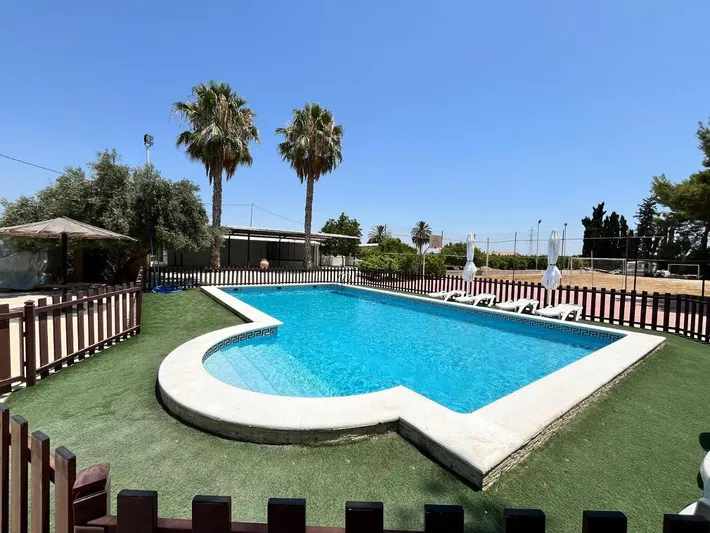 Casa de vacaciones para 14 personas, con jardín y piscina - 1