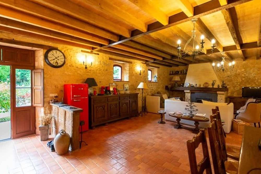 Charme et authenticité : gîte pour 4 pers. en bord de rivière avec jardin enchanteur en Sarthe in Asnières-sur-Vègre, Sarthe