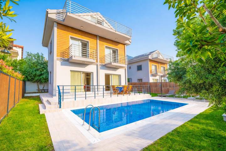 Villa für 6 Personen, mit Garten und Terrasse - 1