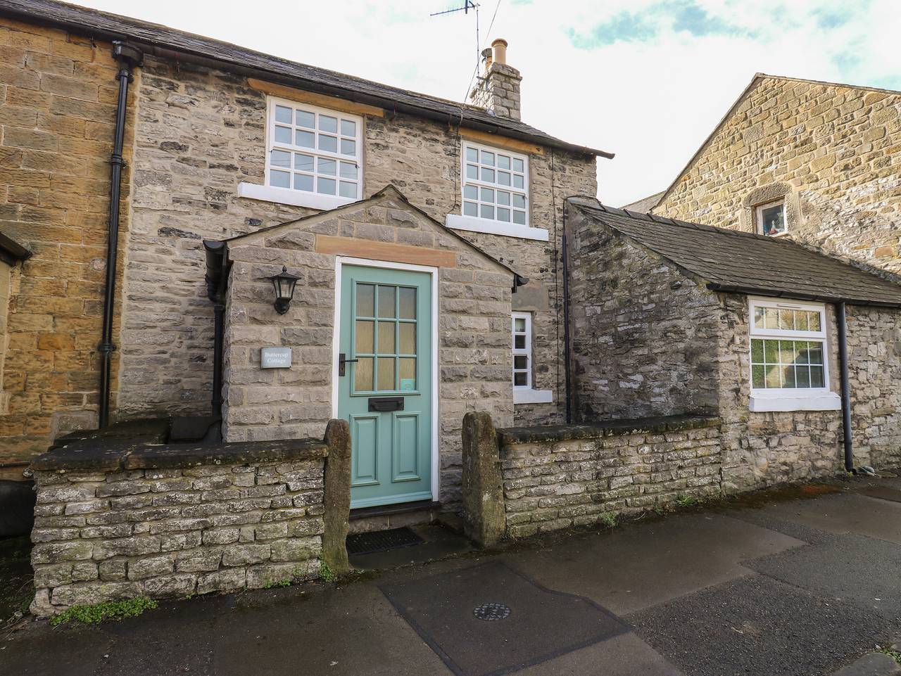 Buttercup Cottage in Great Longstone, Derbyshire