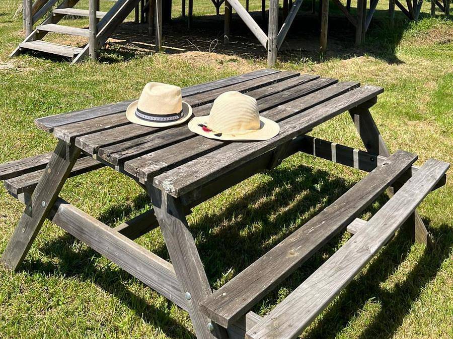 Lodges de Blois Chambord - Zelt 5 personen - Pfahlbau-Lodge Africa Confort 24m² (2 Zimmer) + überdachte Terrasse 12m² in Mont-près-Chambord, Sologne