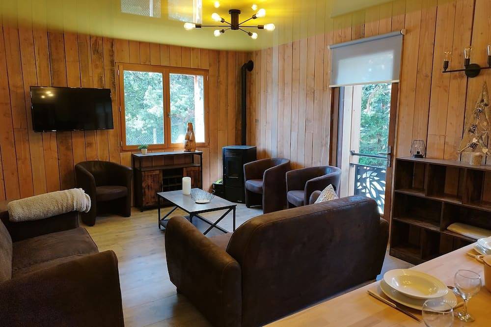 Entire apartment, La Marmotte Rénovation de Standing Située en Sortie de Village, Vers Les Angles in Formiguères, Parc naturel régional des Pyrénées catalanes