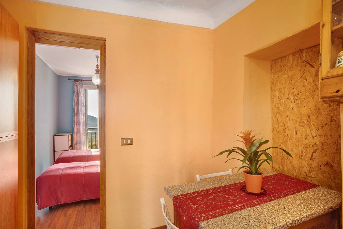 Appartement entier, Appartement "Casa Vita" avec vue sur la mer, jardin privé et Wi-Fi in Vallebona, Riviera di Ponente