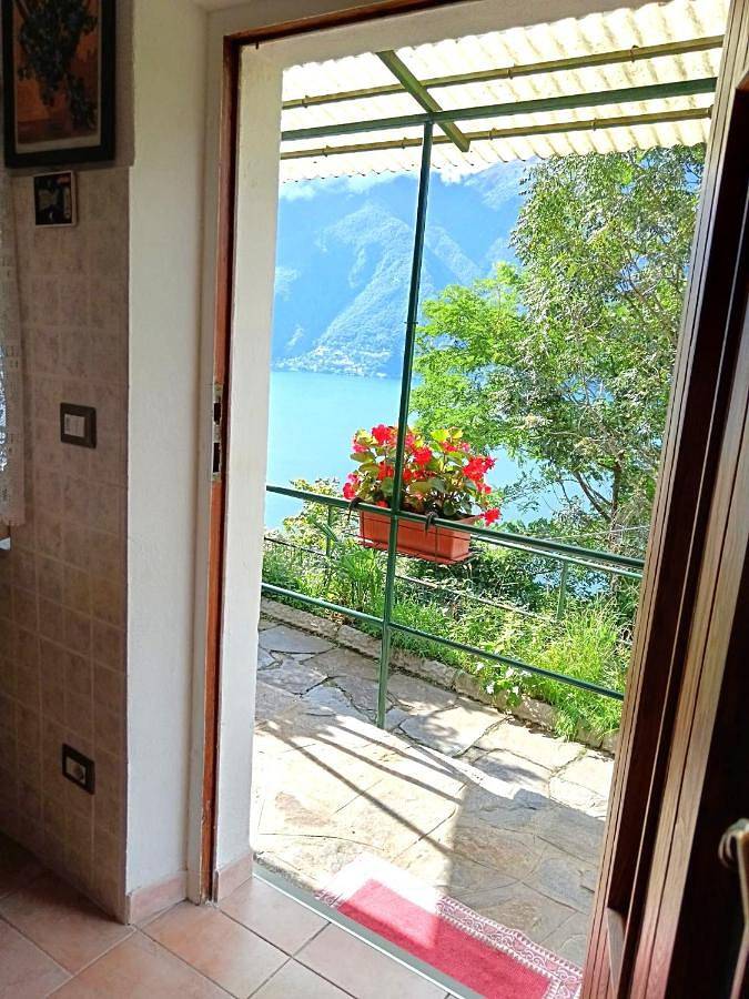 Lodge für 3 Personen, mit Seeblick und Terrasse sowie Ausblick in Lago Maggiore (Lombardei) - 2
