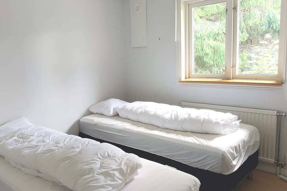 100 year old villa close to nature & lake in Osby, Osby und Umgebung