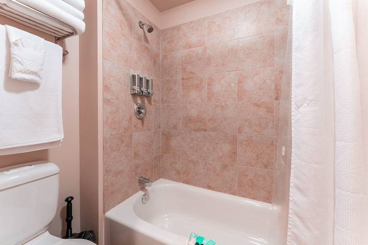 Vacation rental for 6 people, with hot tub and balcony as well as pool in Chelan