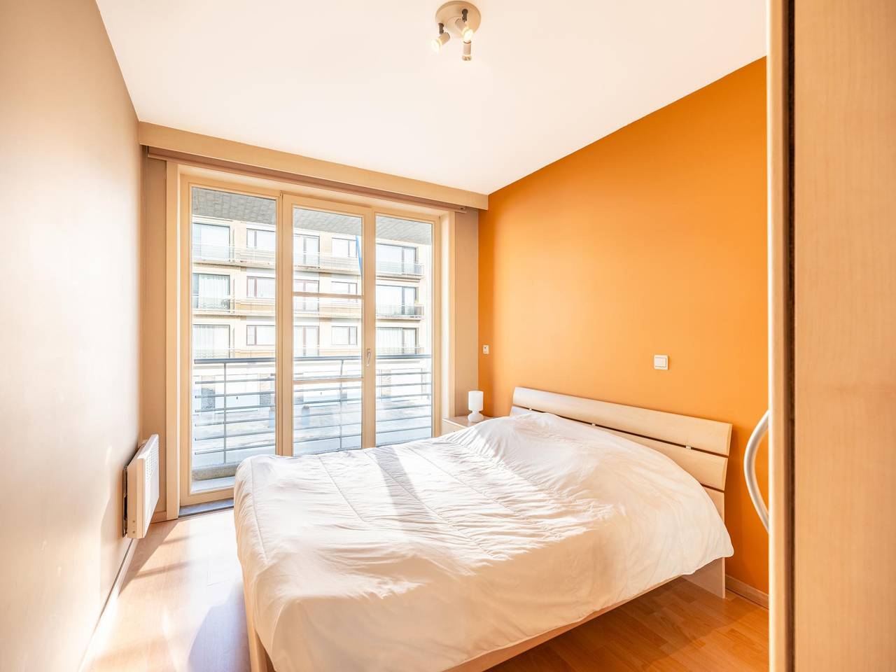 Geheel appartement, Zonnig appartement dichtbij het strand gelegen in Koksijde-Bad, Koksijde