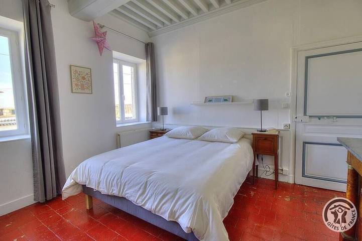 Location de vacances pour 6 personnes, avec jardin à Saint-Étienne-des-Oullières - 4