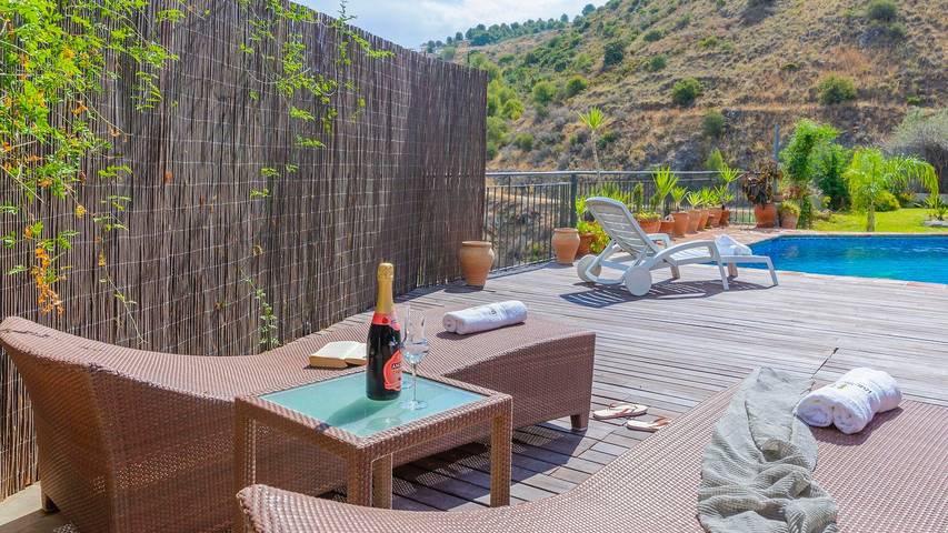 Casa rural para 3 personas, con piscina y balcón/terraza en Sierra de las Nieves - 2