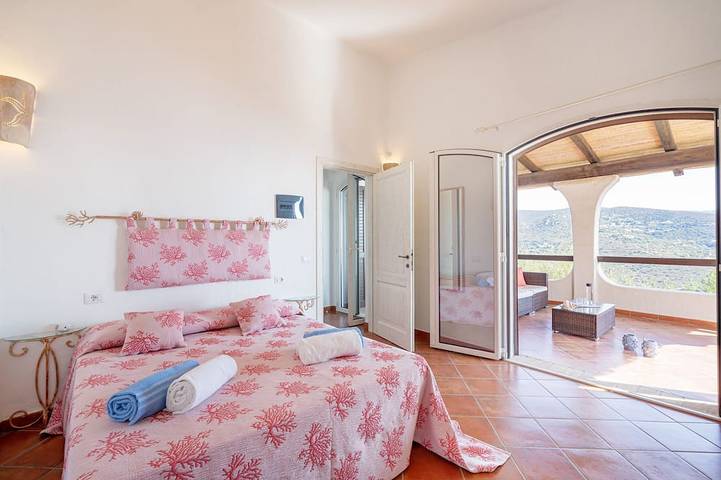 Villa Corallia - Luxusvilla mit herrlichem Blick über die Bucht in Torre delle Stelle, Maracalagonis