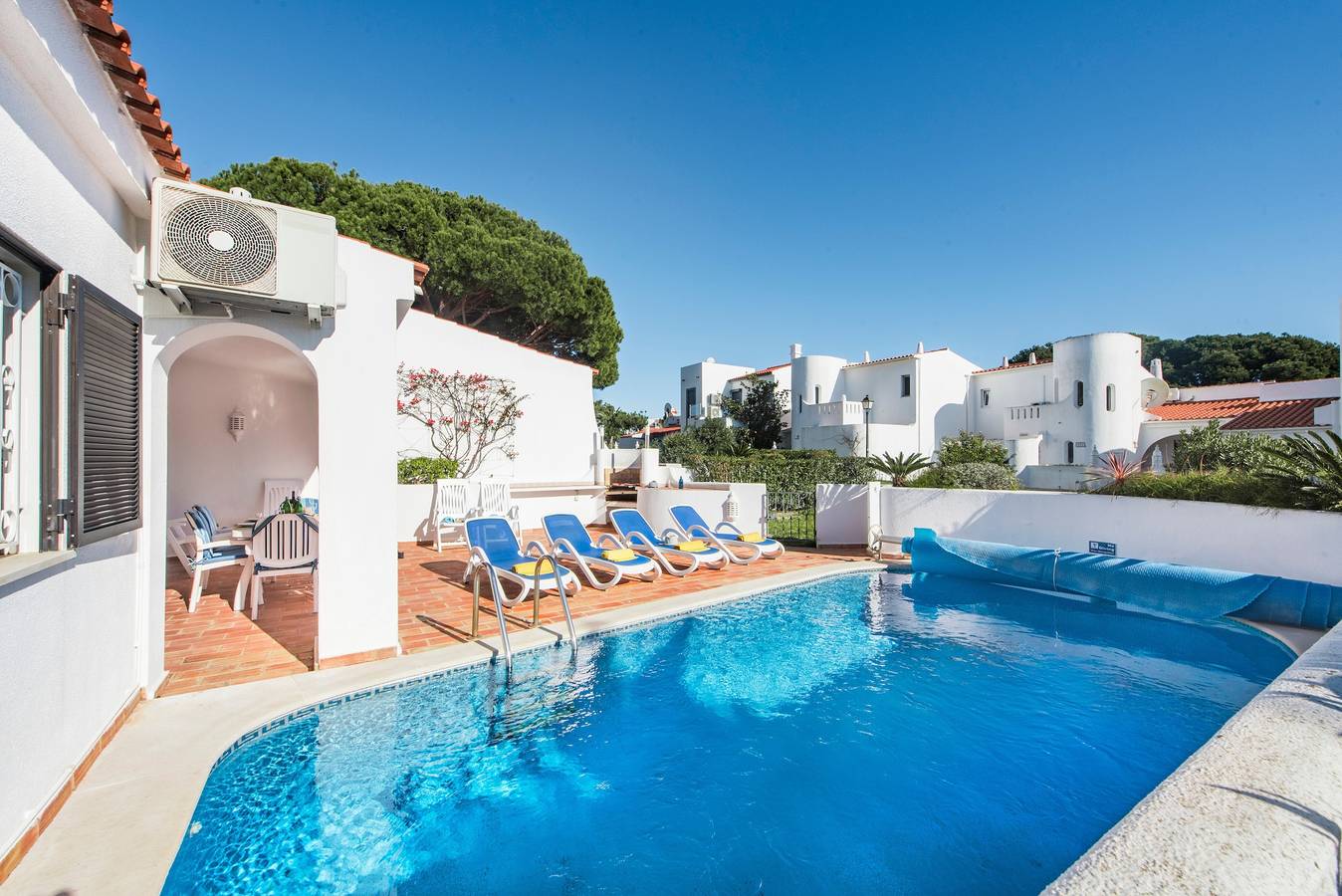 Villa "Mng Elliott 24" com piscina privada e Wi-Fi in Vale do Lobo, Almancil