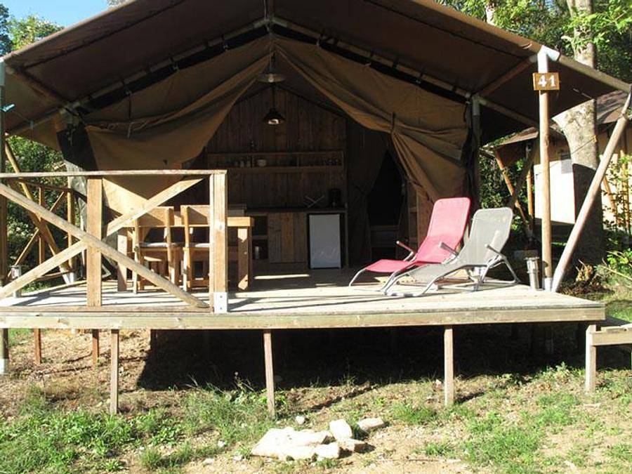 Les Chamberts, Camping & Lodges - Tente en toile et en bois 5 personnes - Tente Lodge Luxe in Piégros-la-Clastre, Région de Die