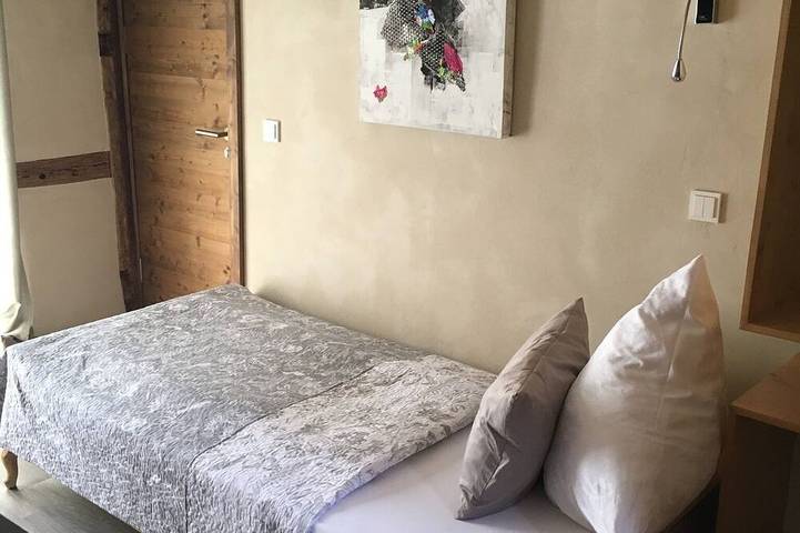 Ganze Wohnung, Chambre D‘ Arthur im Schmuckkästle am Hafen in Wiesbaden, Südhessen