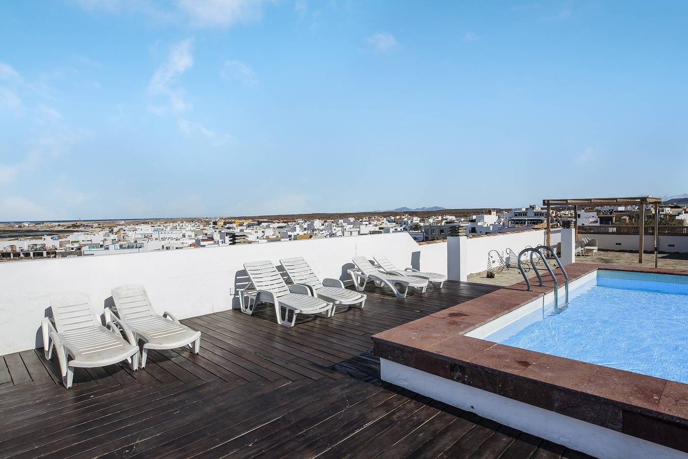 Geheel appartement, Mooi Appartement "2 dormitorios Vista Mar" met Uitzicht op Zee, Wi-Fi, Terras & Gedeeld Zwembad in Piedra Playa, La Oliva