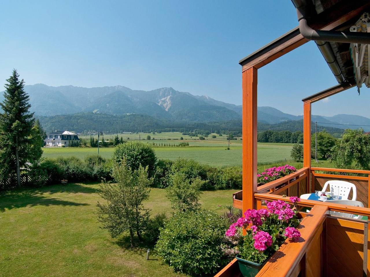 Ganze Ferienwohnung, Haus Bergblick - Appartement / 2 Schlafzimmer (Nr.:4) in Karawanken und Bachergebirge, Finkenstein am Faaker See