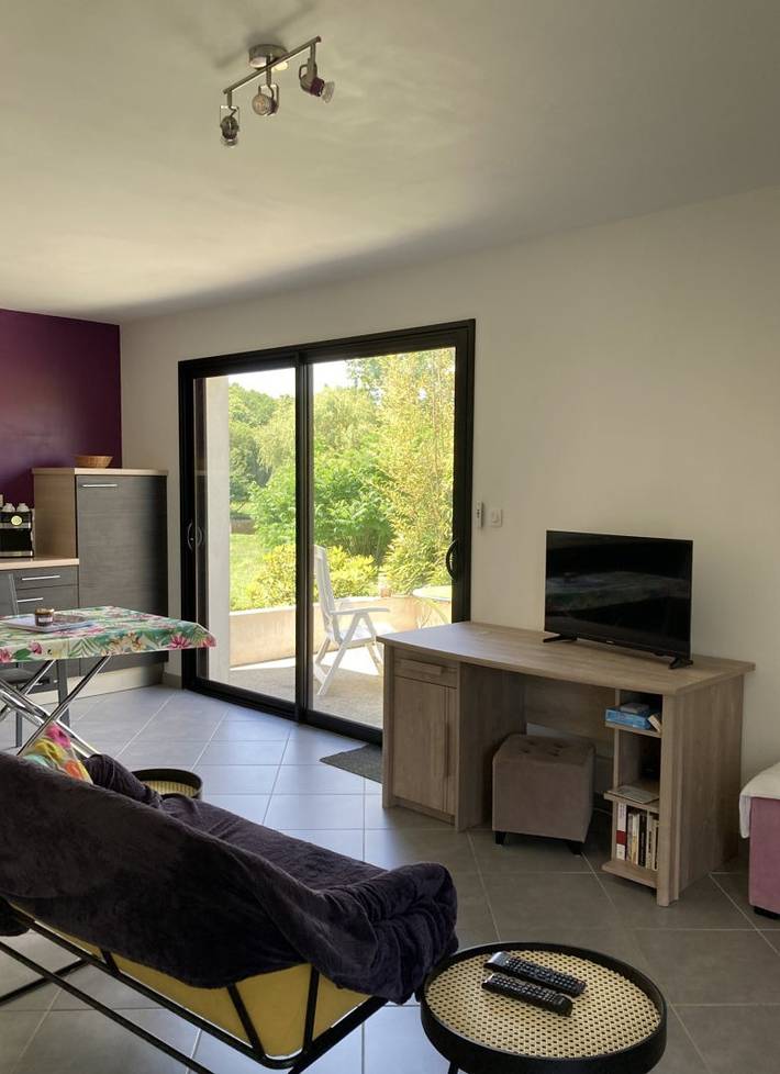 Gîte pour 2 personnes, avec jardin ainsi que terrasse et vue sur le lac dans Fontenay-le-Comte - 2