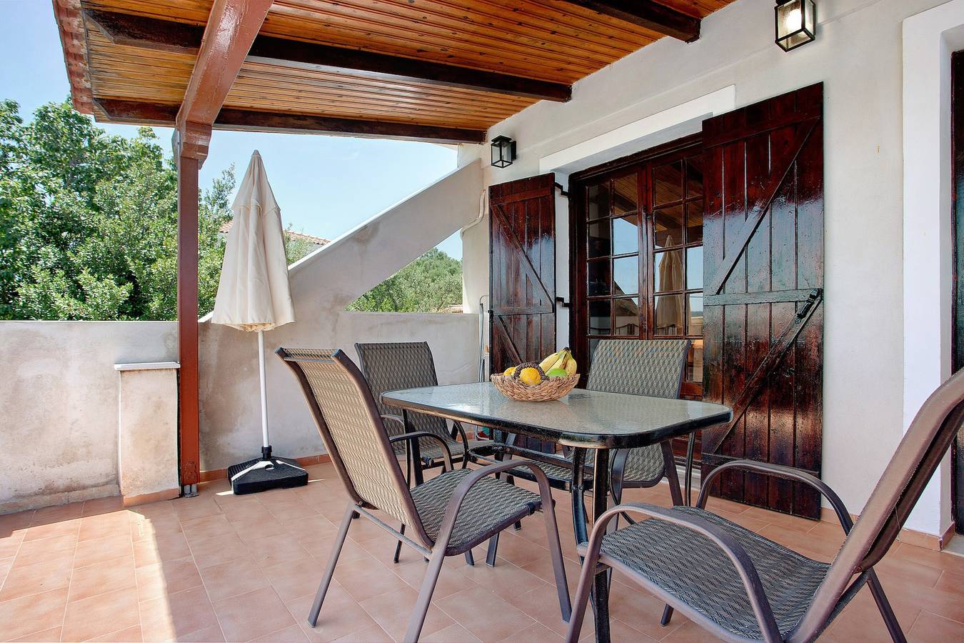 Entire studio, Apartment "Yiannis 5 Adults" with Sea View, Shared Garden & Wi-Fi in Planos, Zakynthos