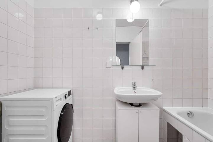 Ganze Wohnung, Modern Leopoldstadt 1Br w/ Balcony & Elevator, nr metro U2, by Blueground in Wien, Donau Niederösterreich