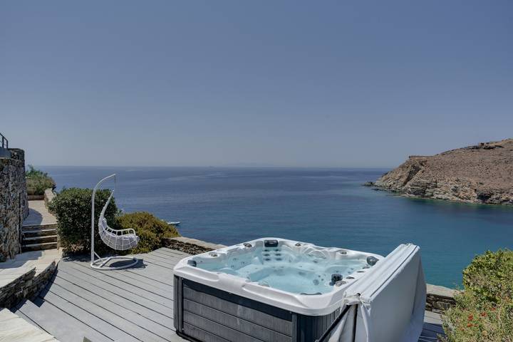 Gîte pour 2 personnes, avec jardin et jacuzzi, animaux acceptés dans Syros