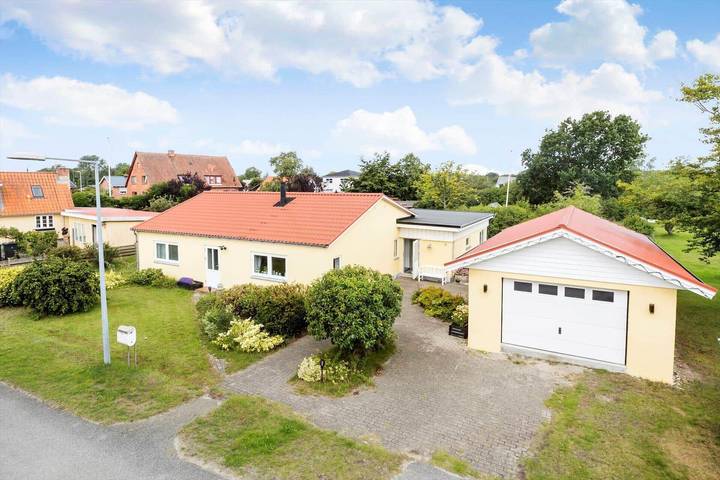 Ferienhaus für 7 Personen, mit Whirlpool und Terrasse - 1