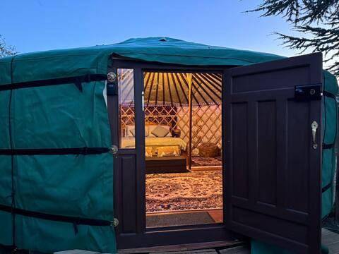 Glamping for 3 people, with hot tub and garden in Colchester