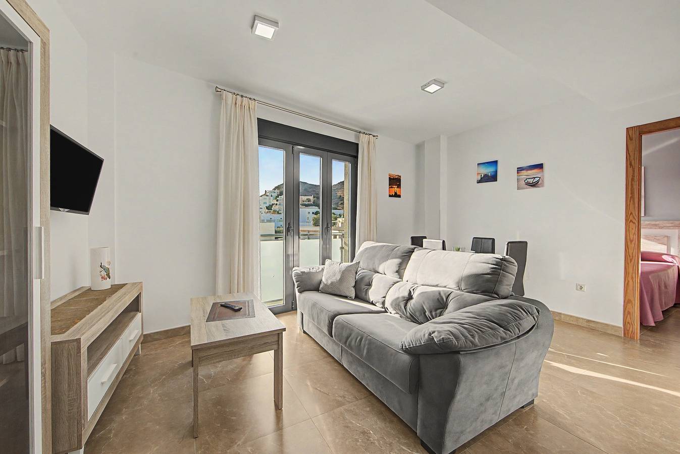 Entire apartment, Apartment with Sea, Beach and Mountain Views and a Balcony in Carboneras in Playa de los Barquicos (Carboneras), Carboneras
