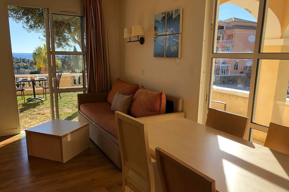 Cap Esterel Agay - large garden - exceptional sea and pool views in Cap Esterel, Saint-Raphaël