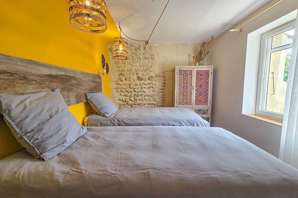 Renovated family home with heated swimming pool & garden in Tulette, Nyons region