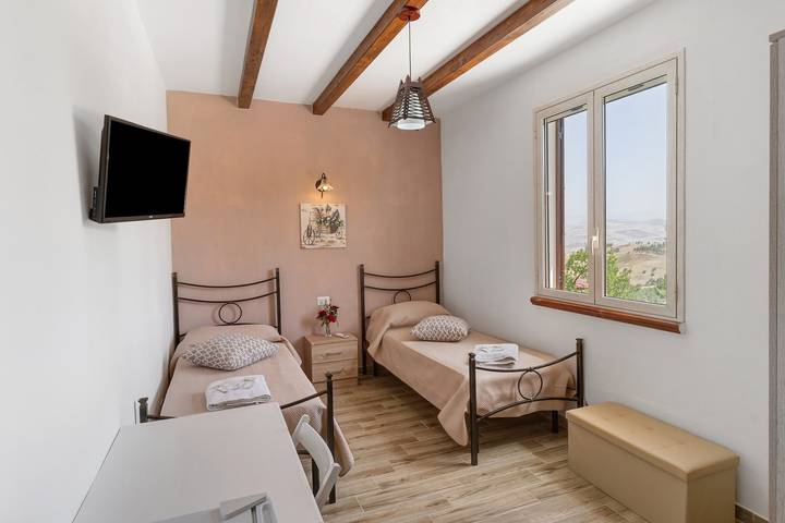 New Life Villalba Resort – Zimmer „102“ mit Gemeinschaftsterrasse, Wlan & Klimaanlage in Villalba, Caltanissetta Provinz