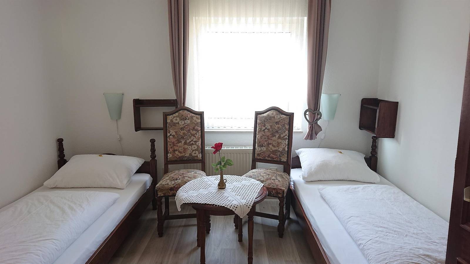 Zweibettzimmer, Dusche, Wc in Enkirch, Bernkastel-Kues & Umgebung