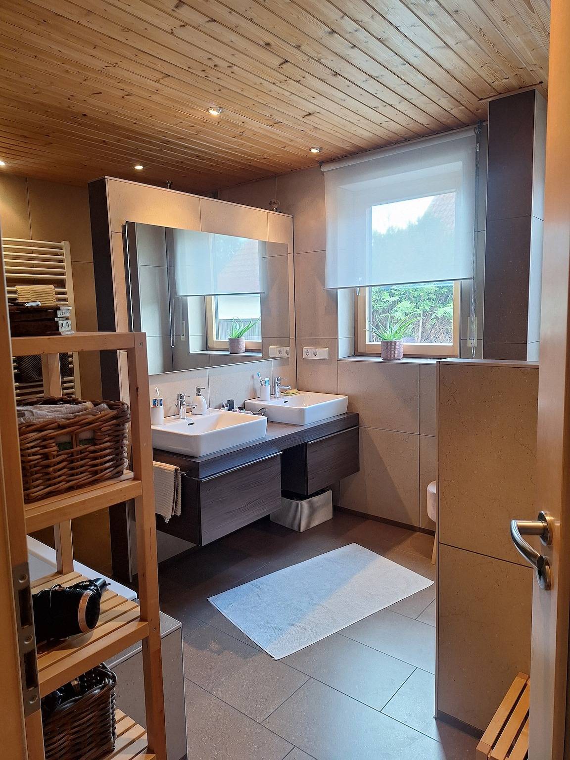 Geheel appartement, Appartement 'Laura' met privéterras, gemeenschappelijke tuin en wifi in Illertissen, Zwaben (Bayern)