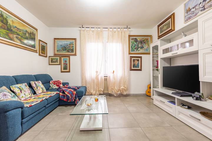 Holiday Home 'Giuliana' with Private Terrace, Private Garden and Wi-Fi in Poggio a Caiano, Prato Province