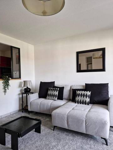 Gîte pour 2 personnes, avec vue et terrasse à Bassussarry