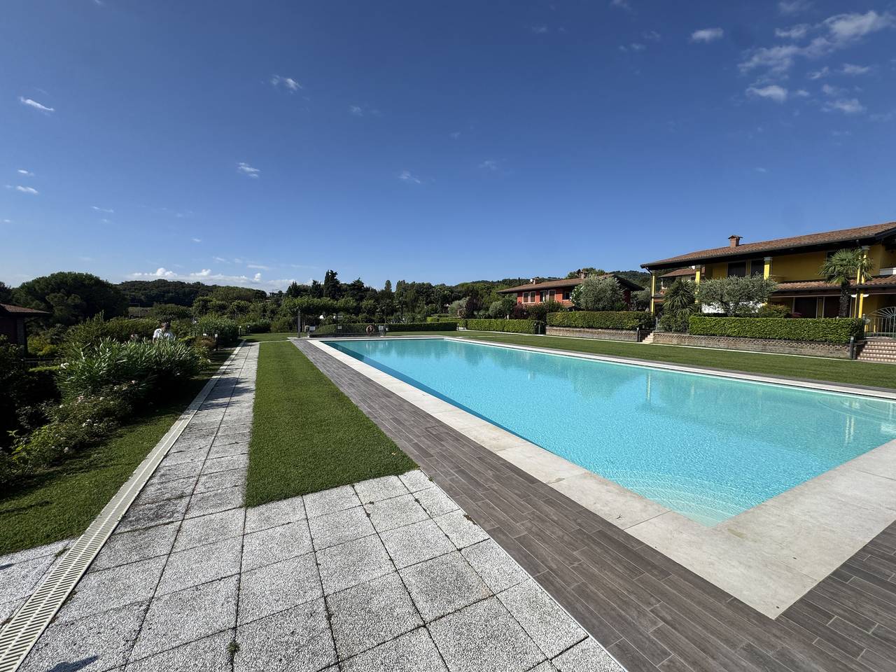 Ganze Wohnung, Gardasole family pool, wi-fi, private garden Gar in Padenghe sul Garda, Gardasee-Berge