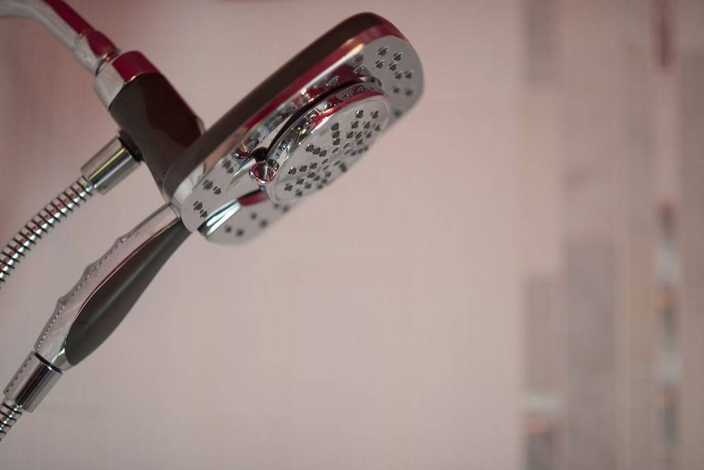 Modernes Landhaus, das haustierfreundlich ist und einen eingezäunten Garten hat. in Lancaster County