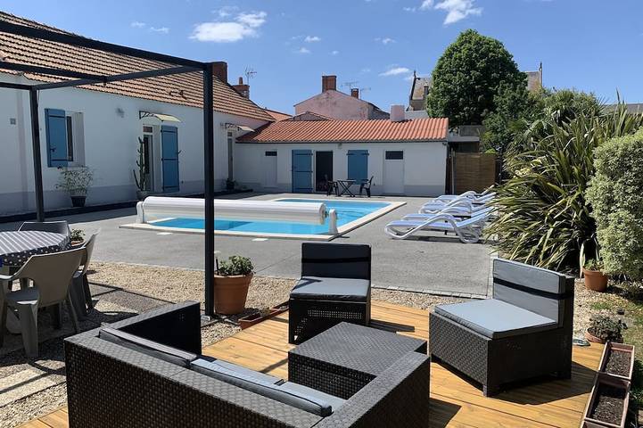 Gîte pour 2 personnes, avec Jardin et Piscine à Sallertaine