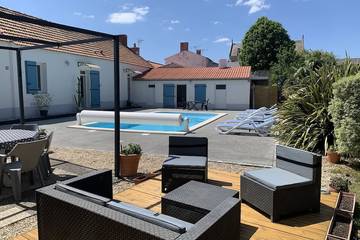 Gîte pour 2 personnes, avec jardin et piscine à Sallertaine