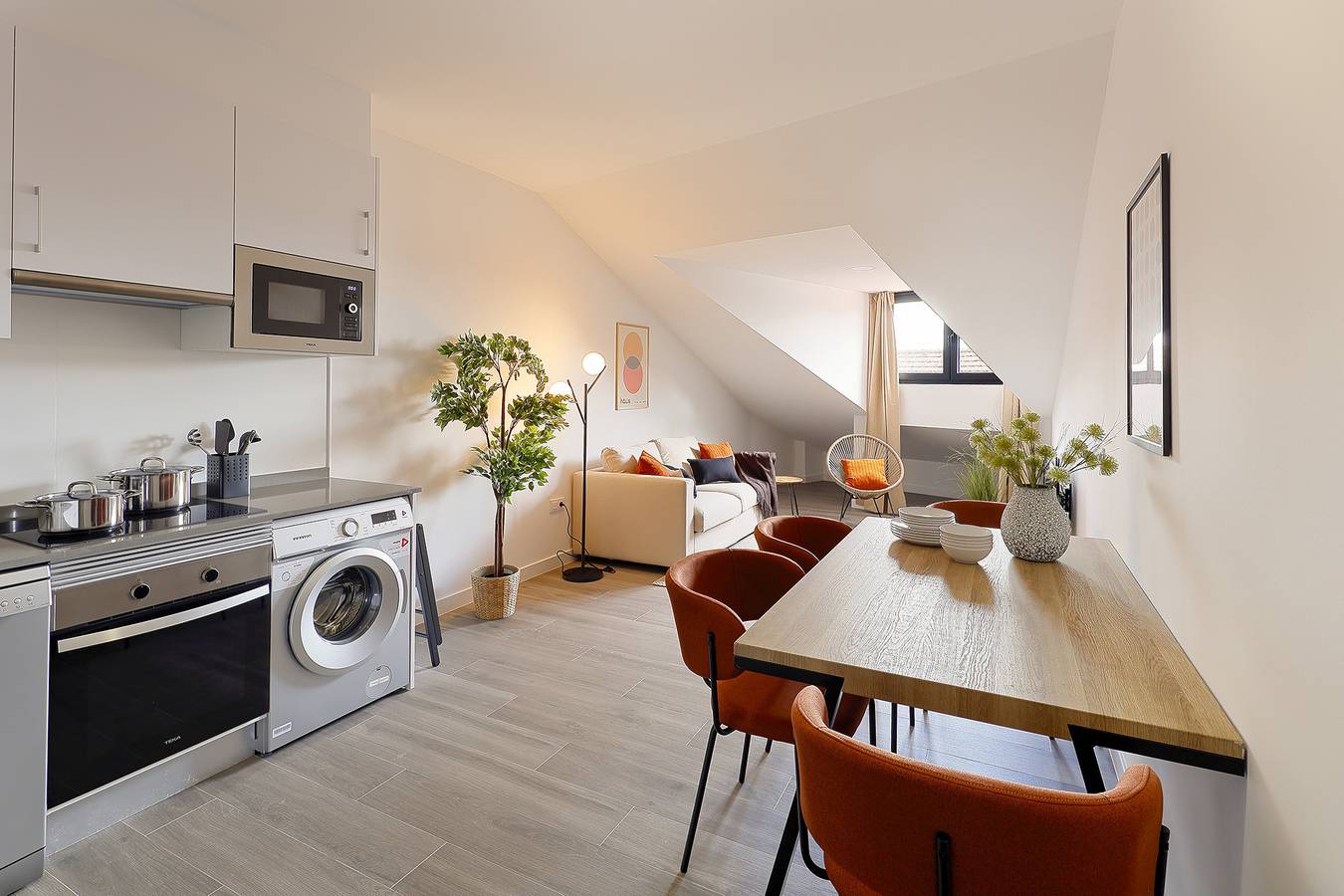 Entire apartment, 644D2 Apartamentos Sobrecantu in Oviedo, Cordillera Cantábrica