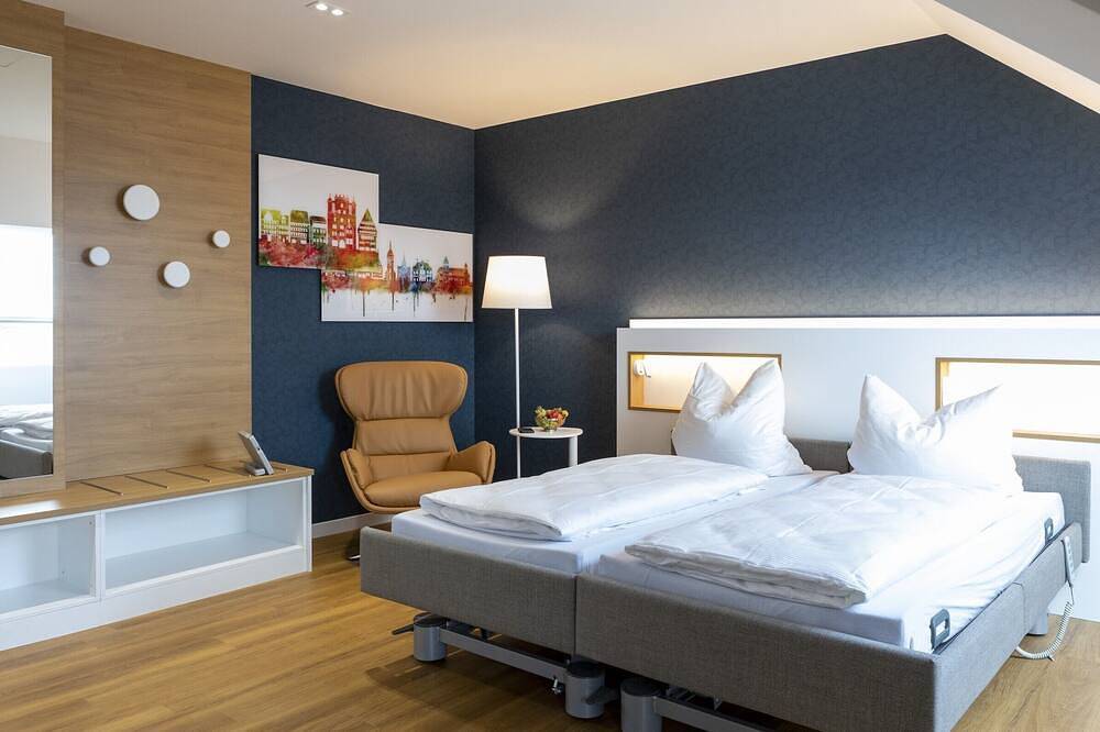Ganze Wohnung, Suite // 2 Doppelzimmer mit Gemeinschaftsbad (elektrisch verstellbare Betten) in Hildesheim, Landkreis Hildesheim
