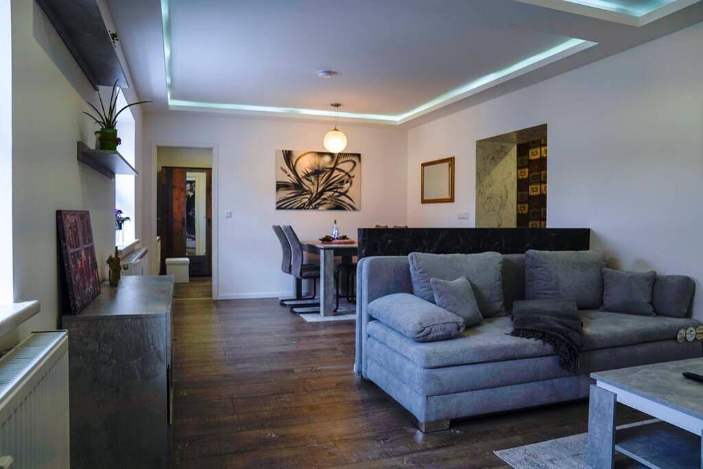 Ganze Wohnung, Ht Appartement Nr 2 in Bitterfeld, Bitterfeld-Wolfen