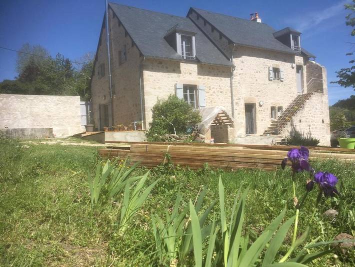 Chambre d’hôte pour 2 personnes, avec Terrasse ainsi que Jardin et Vue à Toulon-sur-Arroux