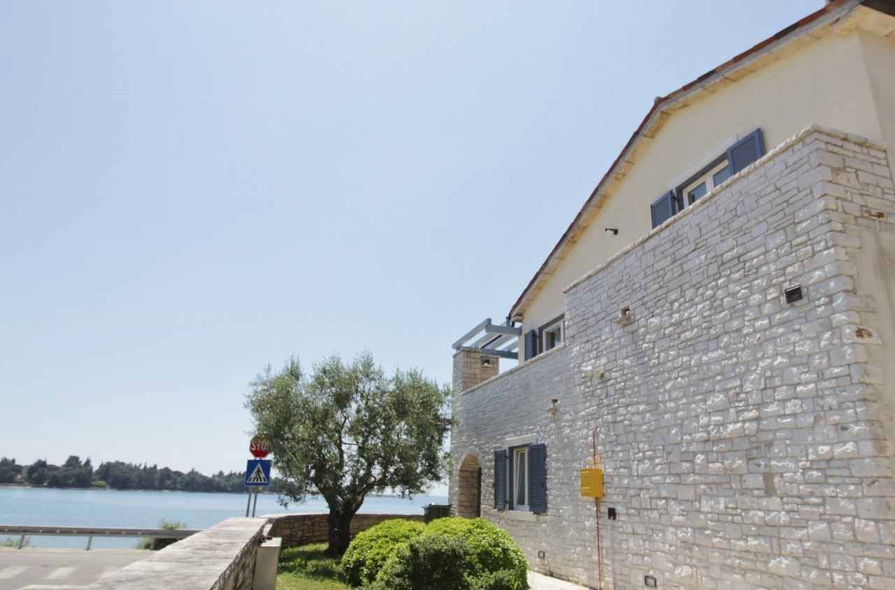 Villa mit Klimaanlage und Blick auf das Meer  in Lovrecica, Umag und Umgebung