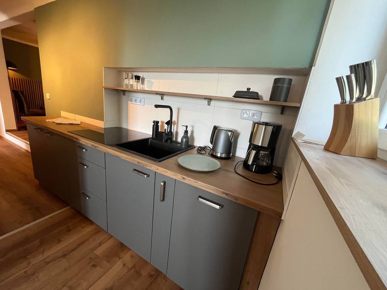 Ganze Ferienwohnung, Almschlössl - Apartment Terrassenblick in Baden bei Wien, Wienerwald